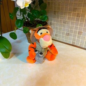 Vintage Walt Disney World Winnie The Pooh Safari Tigger plush Mouseketoys